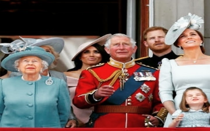 Kraliçe Harry Ve Meghan'a Cevap Veriyor Ve Onlara Sussex Duchess Demiyor!